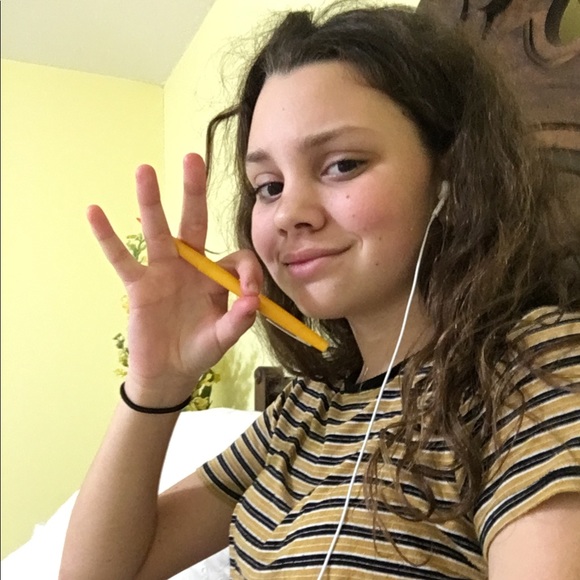 Meet your Posher, Oliviolivia - Picture 1 of 1